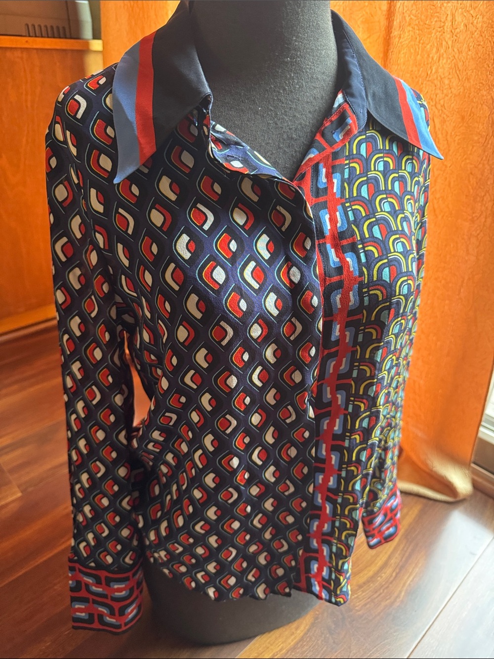 ALICE + OLIVIA Silk Abstract Geometric Collared Long-Sleeve Top Size Medium